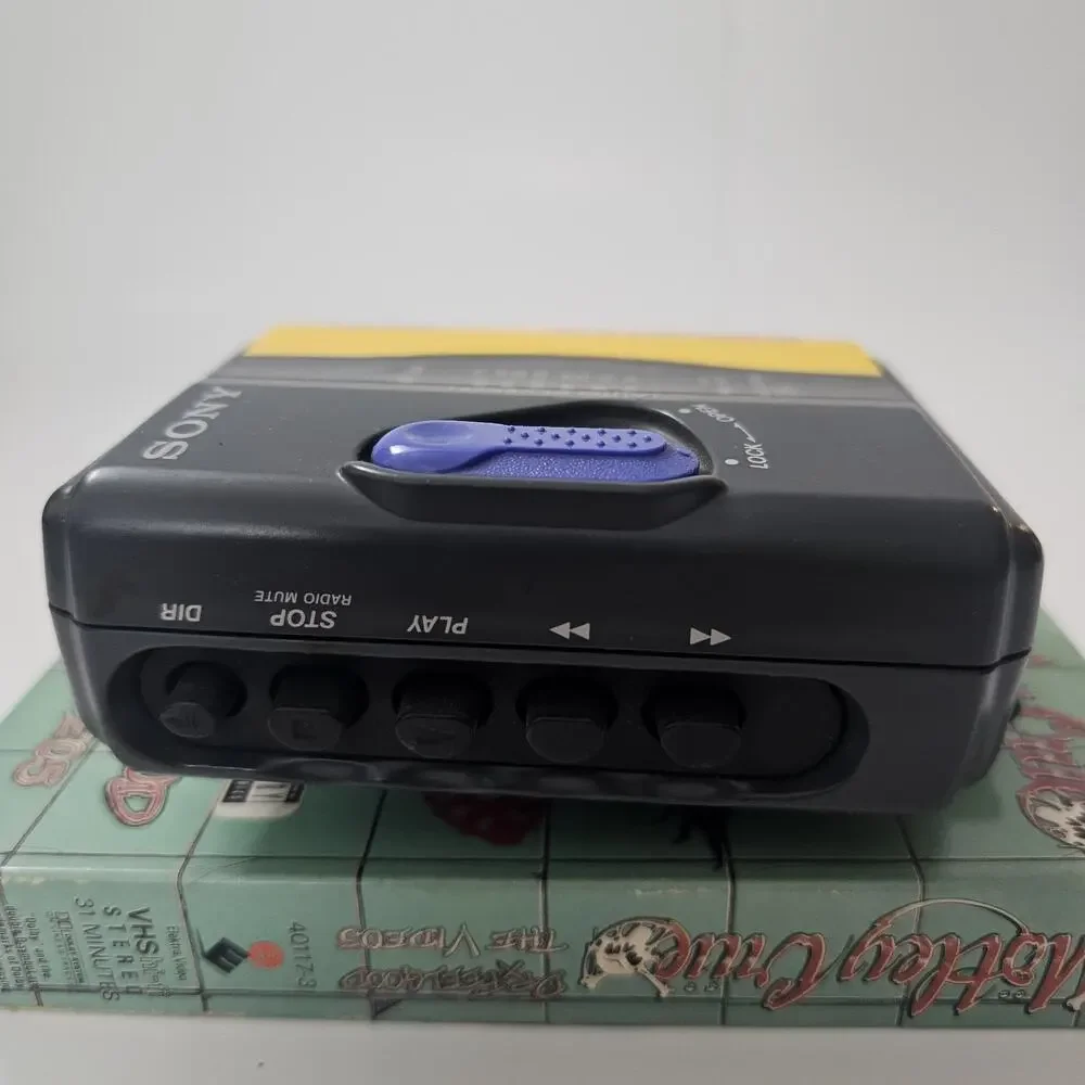 VINTAGE Sony Walkman AM/FM Radio Cassette Tape Player